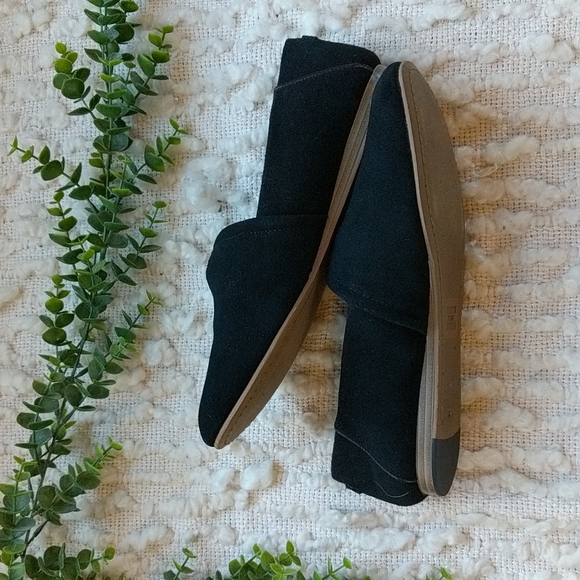 Toms Women's 9.5 Black Suede Kelli Kelly Tassel Mini Wedge Loafer Flats - Picture 4 of 11